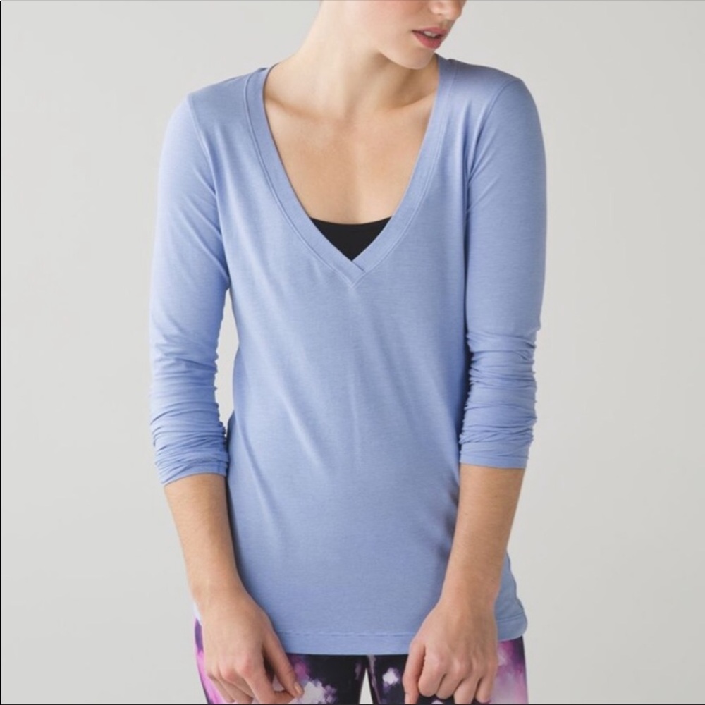 Lululemon Let Be long sleeve Sz 6